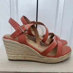 LC Lauren Conrad Size 10 Orange Wedge Sandles.